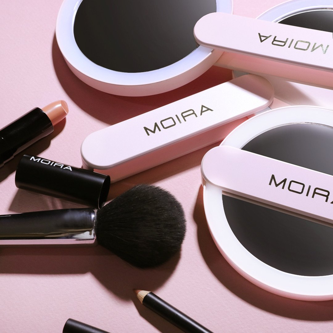 LED Compact Mirror (light pink) by Moira Beauty